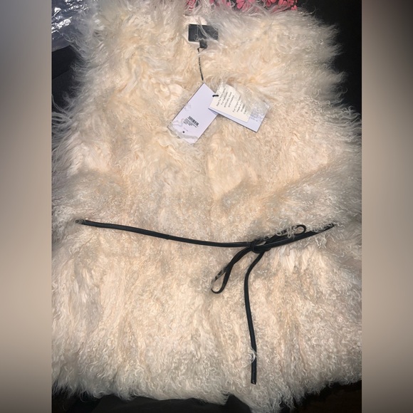 UGG CREAM ABBEY MONGOLIAN SHEARLING FLUFFY SHEEPSKIN VEST, WOMEN'S LARGE ~ NWT - Picture 6 of 8